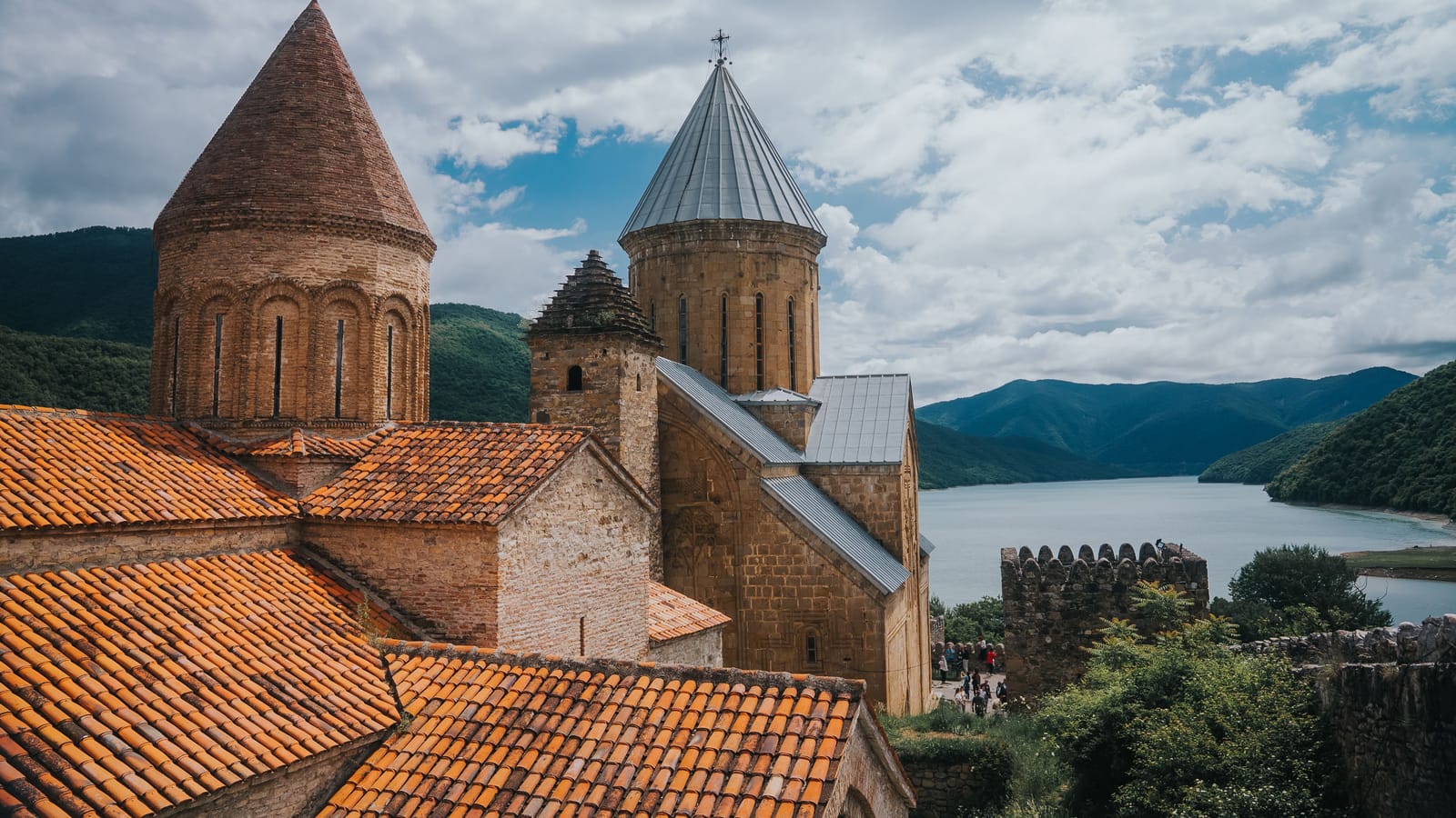 Things to do in Ananuri Fortress